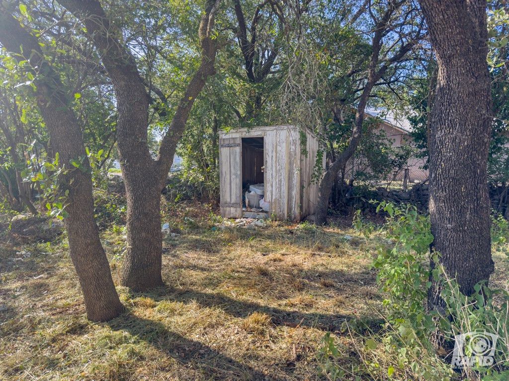 Image 11 of property listing at 901 S Walnut Street, Brady, TX 76825