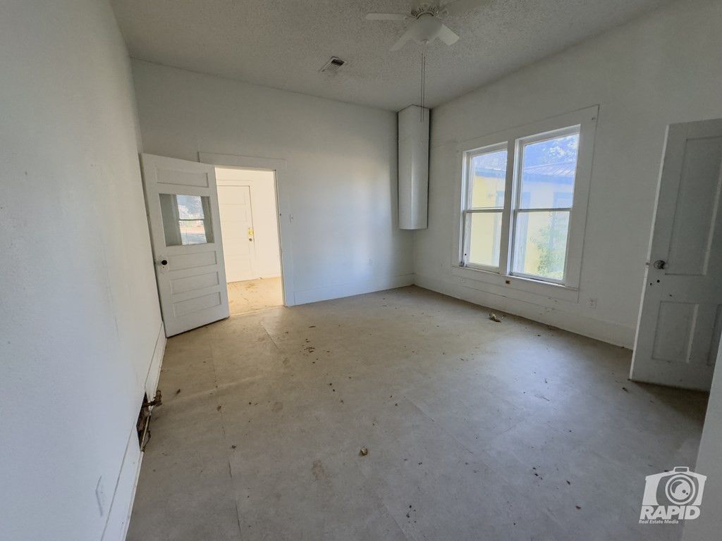 Image 18 of property listing at 901 S Walnut Street, Brady, TX 76825