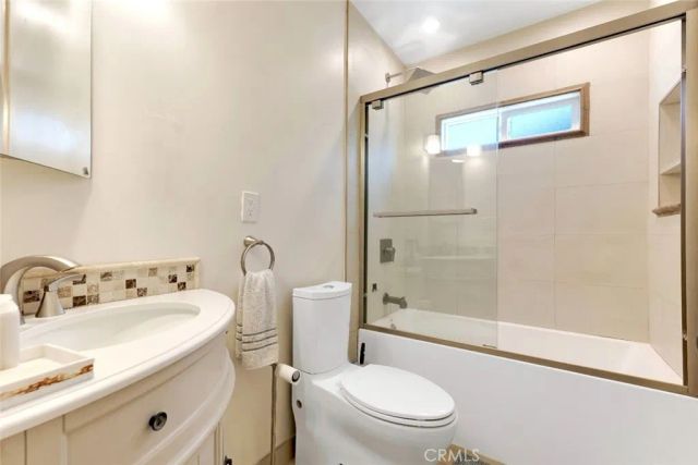 6444 Satsuma Avenue, North Hollywood, CA 91606