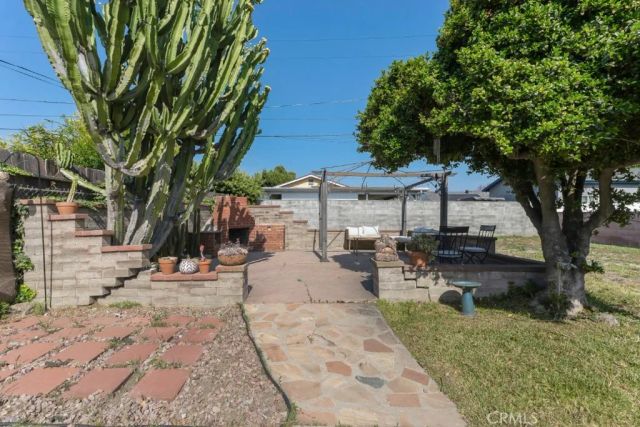 6444 Satsuma Avenue, North Hollywood, CA 91606