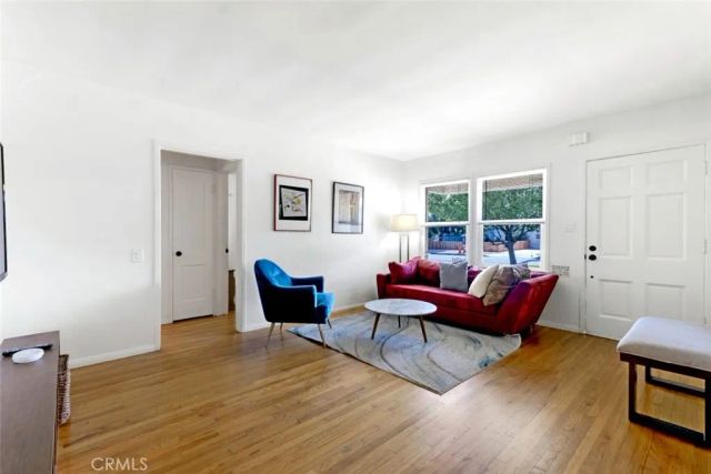 6444 Satsuma Avenue, North Hollywood, CA 91606