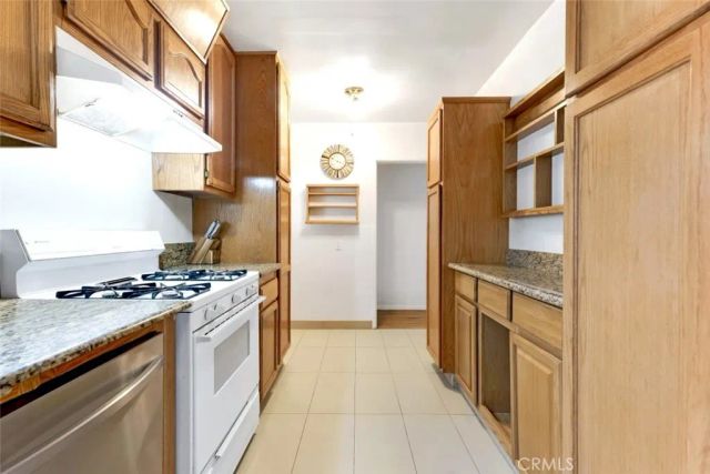 6444 Satsuma Avenue, North Hollywood, CA 91606