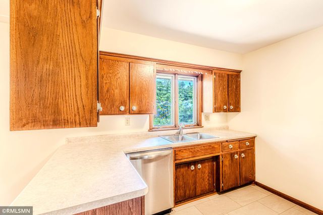 8324 62nd Avenue N, Brooklyn Park, MN 55428