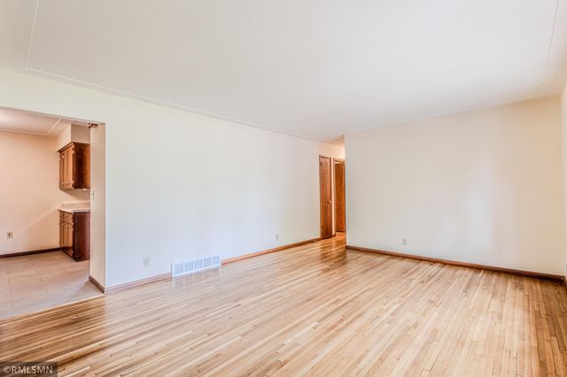 8324 62nd Avenue N, Brooklyn Park, MN 55428