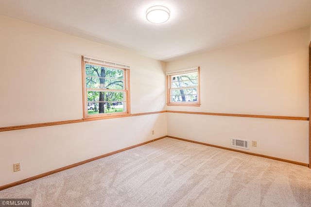8324 62nd Avenue N, Brooklyn Park, MN 55428