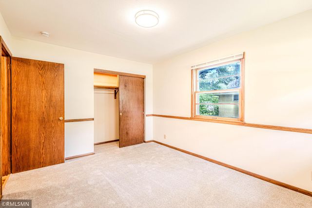 8324 62nd Avenue N, Brooklyn Park, MN 55428