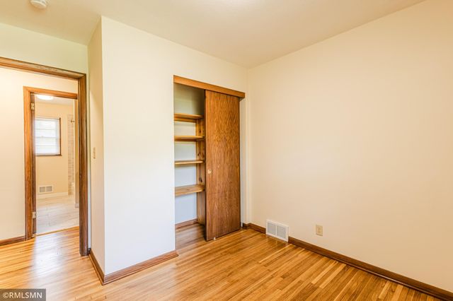 8324 62nd Avenue N, Brooklyn Park, MN 55428