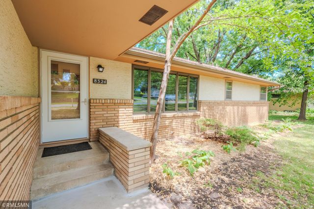 8324 62nd Avenue N, Brooklyn Park, MN 55428