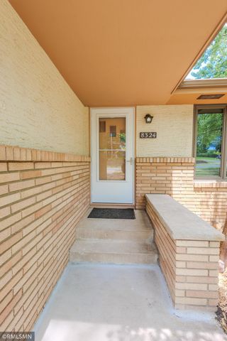 8324 62nd Avenue N, Brooklyn Park, MN 55428