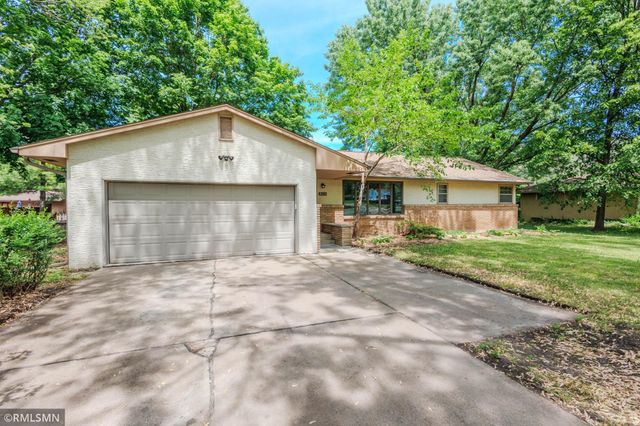 8324 62nd Avenue N, Brooklyn Park, MN 55428