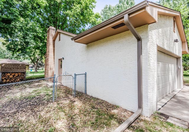 8324 62nd Avenue N, Brooklyn Park, MN 55428