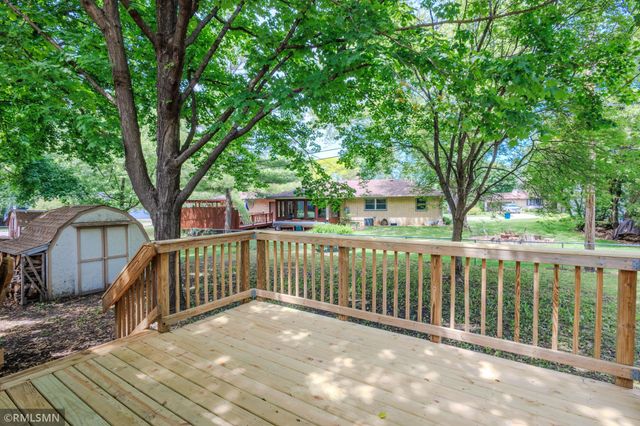 8324 62nd Avenue N, Brooklyn Park, MN 55428