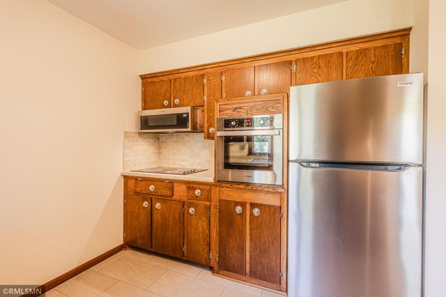 8324 62nd Avenue N, Brooklyn Park, MN 55428