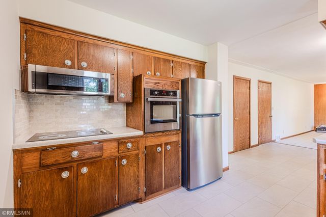 8324 62nd Avenue N, Brooklyn Park, MN 55428