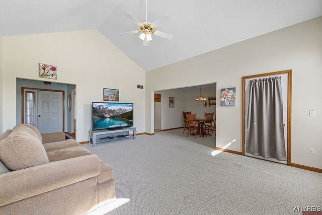 7517 Congressional Drive, Lockport Town, NY 14094