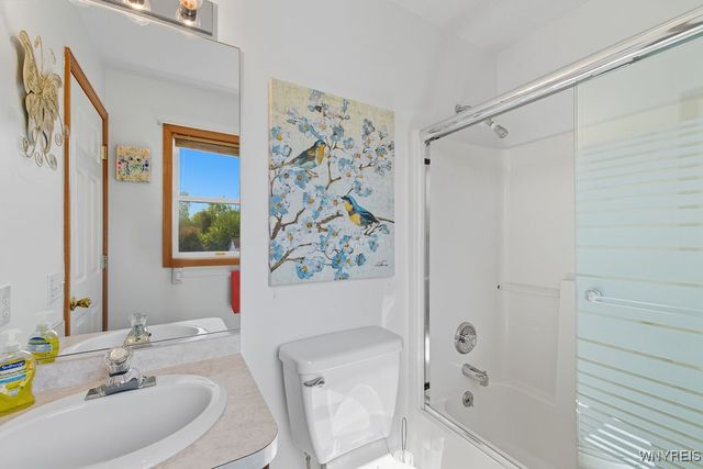 7517 Congressional Drive, Lockport Town, NY 14094