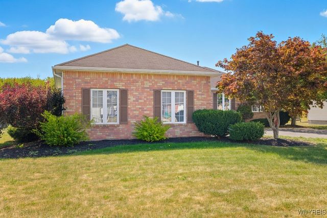 7517 Congressional Drive, Lockport Town, NY 14094