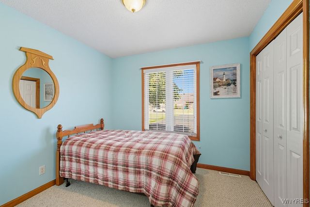 7517 Congressional Drive, Lockport Town, NY 14094