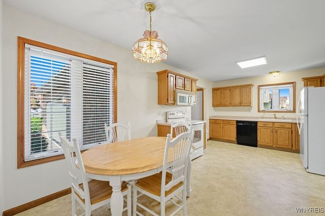 7517 Congressional Drive, Lockport Town, NY 14094