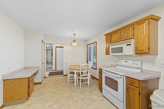 7517 Congressional Drive, Lockport Town, NY 14094