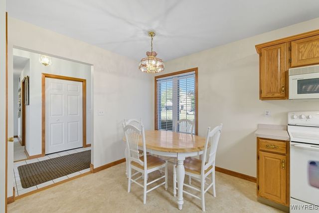 7517 Congressional Drive, Lockport Town, NY 14094