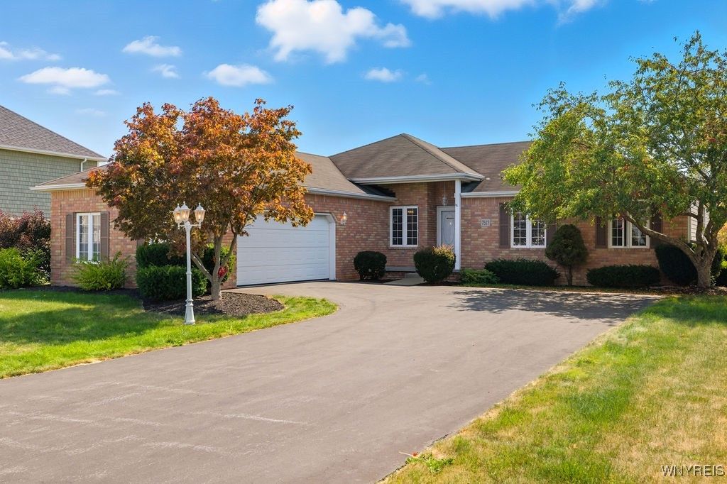 7517 Congressional Drive, Lockport Town, NY 14094