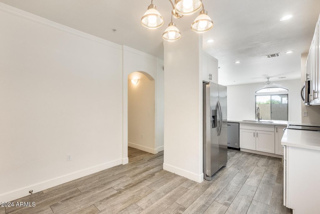 Image 15 of property listing at 2150 W ALAMEDA Road 1429, Phoenix, AZ 85085
