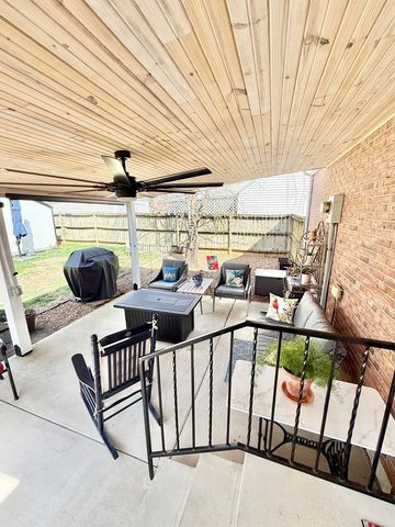 2713 Cayce Meade Dr, Hopkinsville, KY 42240