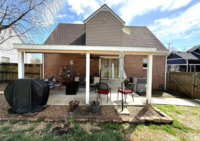 2713 Cayce Meade Dr, Hopkinsville, KY 42240