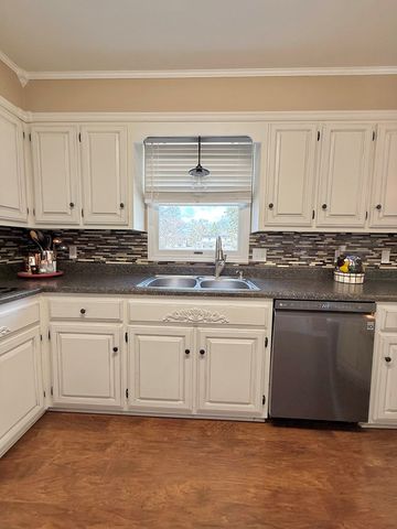 2713 Cayce Meade Dr, Hopkinsville, KY 42240