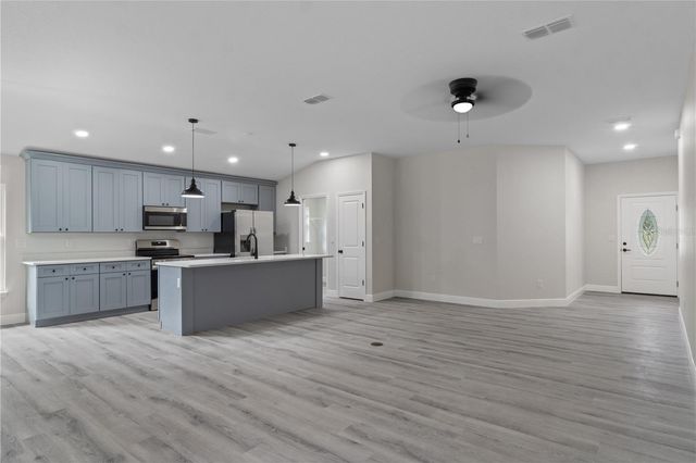1768 E BISMARK ST, Hernando, FL 34442