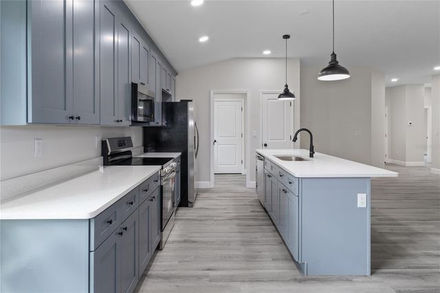 1768 E BISMARK ST, Hernando, FL 34442