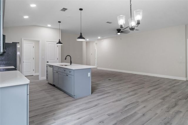 1768 E BISMARK ST, Hernando, FL 34442