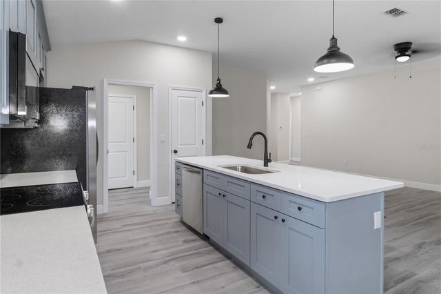 1768 E BISMARK ST, Hernando, FL 34442