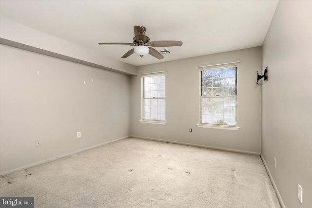 76 PINEWOOD DR, Hamilton, NJ 08690