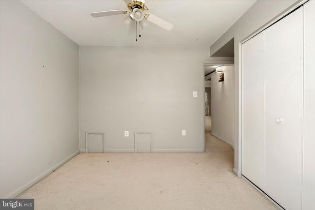 76 PINEWOOD DR, Hamilton, NJ 08690