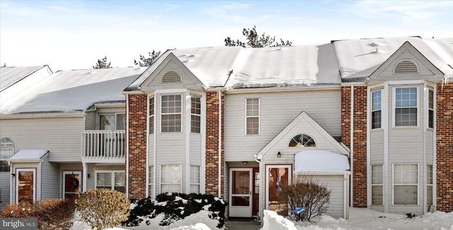 76 PINEWOOD DR, Hamilton, NJ 08690