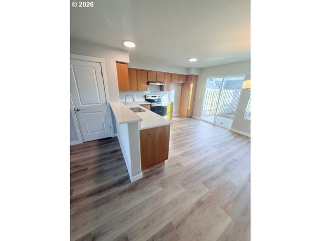 6628 Se 80TH Ave, Portland, OR 97206