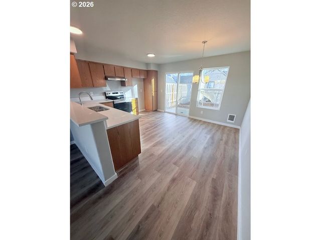 6628 Se 80TH Ave, Portland, OR 97206