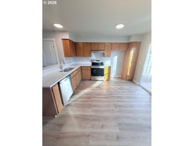 6628 Se 80TH Ave, Portland, OR 97206