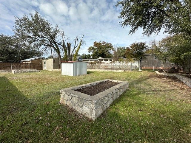 107 Manor Street, Sonora, TX 76950