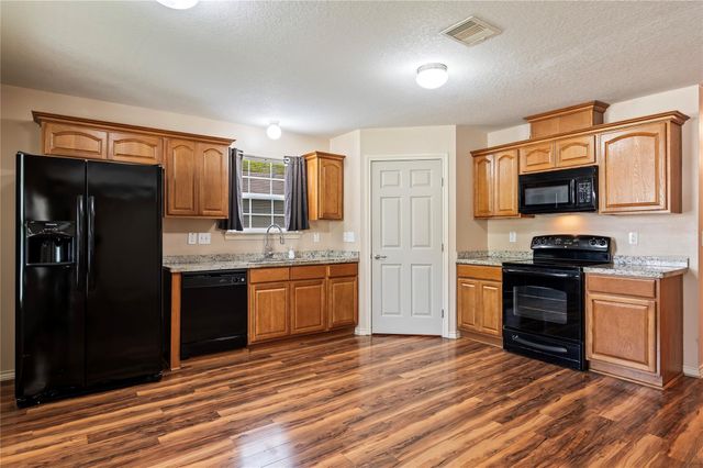 2621 31st Avenue N, Texas City, TX 77590