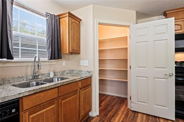2621 31st Avenue N, Texas City, TX 77590