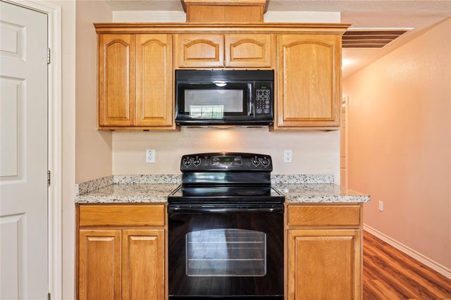 2621 31st Avenue N, Texas City, TX 77590