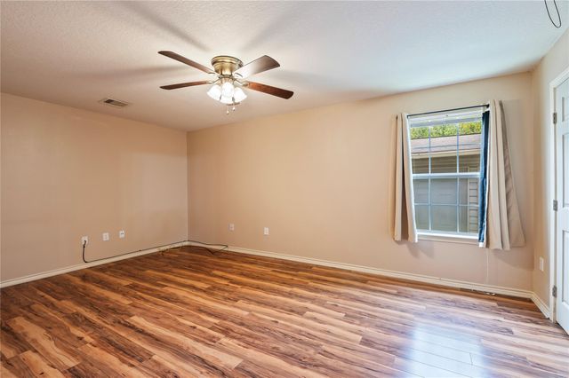 2621 31st Avenue N, Texas City, TX 77590