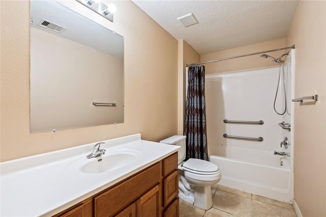 2621 31st Avenue N, Texas City, TX 77590