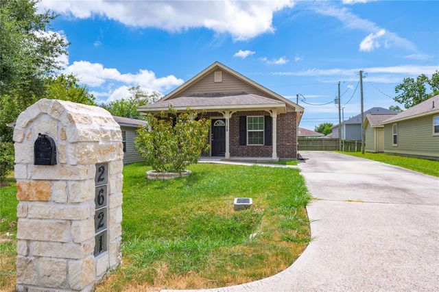 2621 31st Avenue N, Texas City, TX 77590