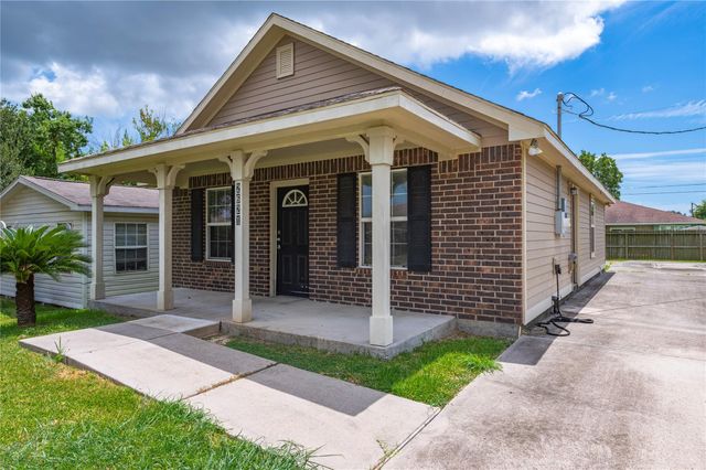 2621 31st Avenue N, Texas City, TX 77590