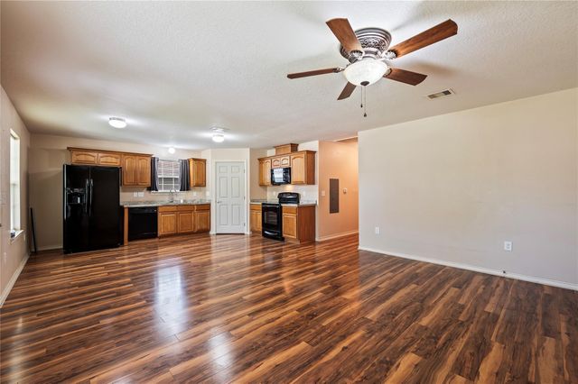 2621 31st Avenue N, Texas City, TX 77590