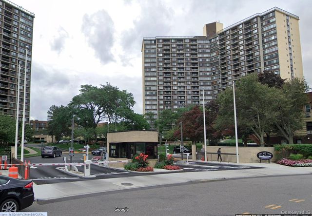 1 Bay Club Drive 21 W, Bayside, NY 11360